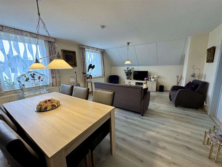 Vrijstaande woning die gebruikt kan worden als twee-woonst