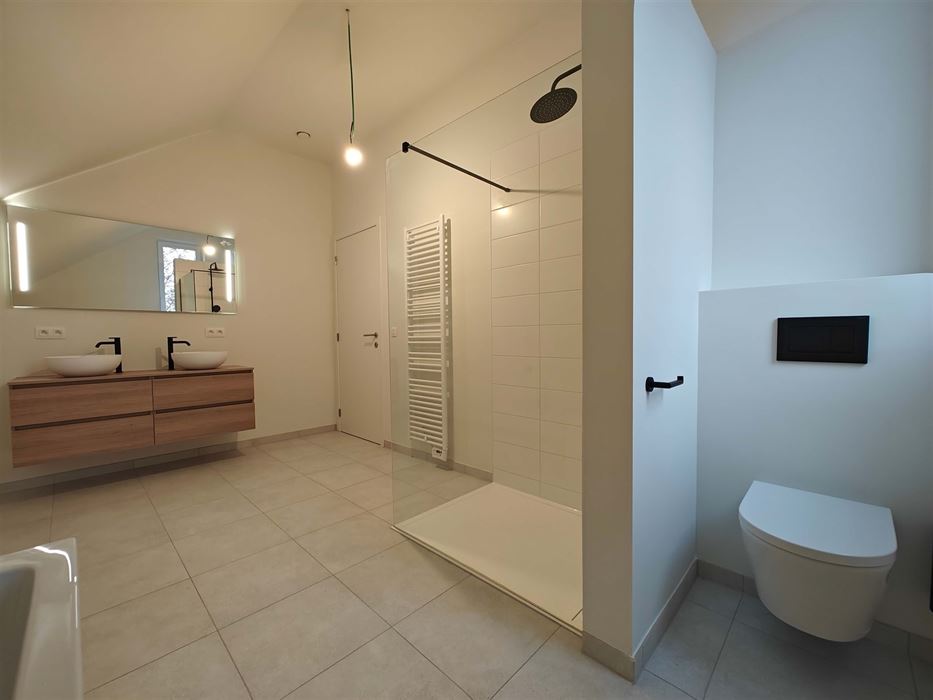 Nieuwbouwwoning te vucht met 3 slaapkamers - 6% BTW mogelijk