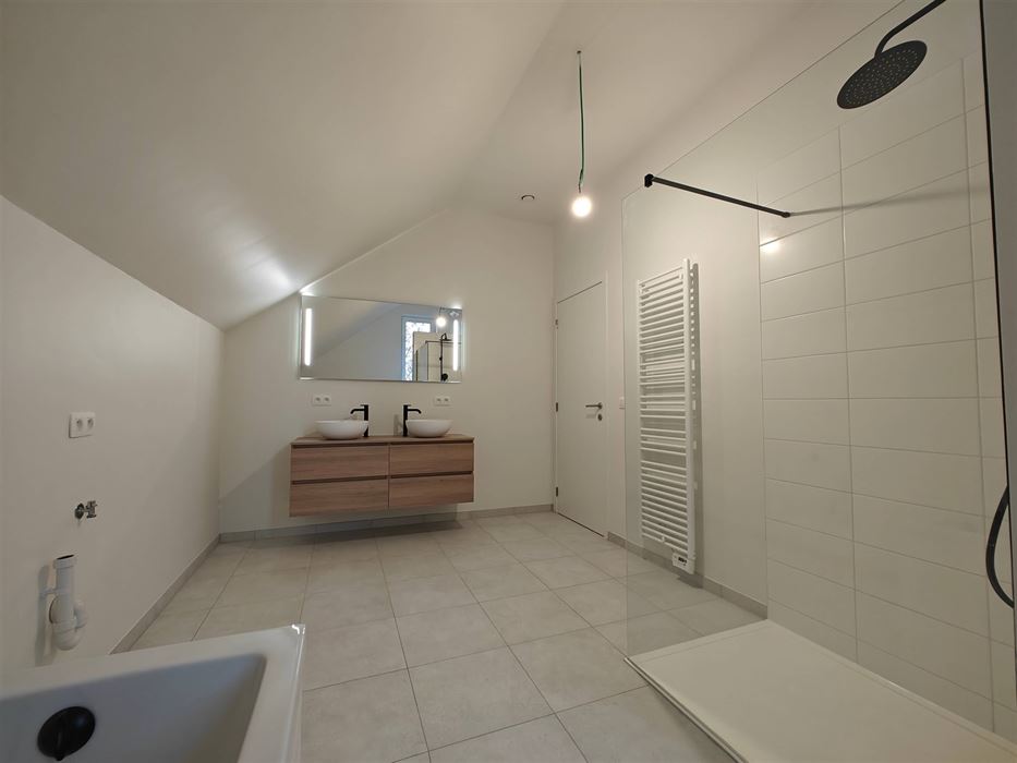 Nieuwbouwwoning te vucht met 3 slaapkamers - 6% BTW mogelijk