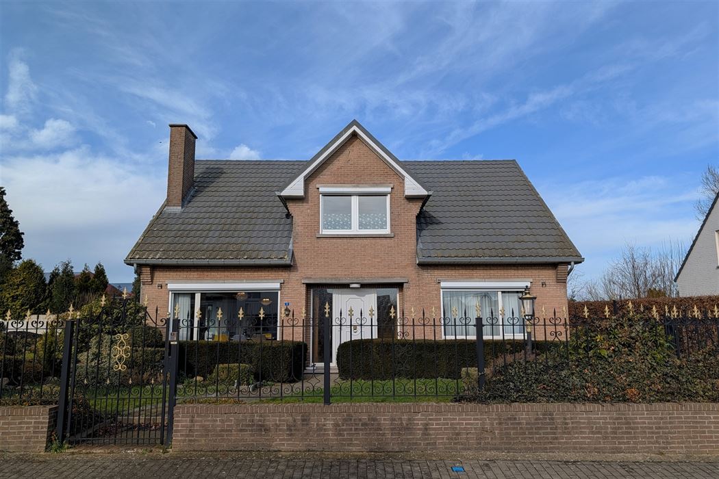 Statige woning op 9a15ca met 4 slpk. in verzorgde woonwijk te Kesselt