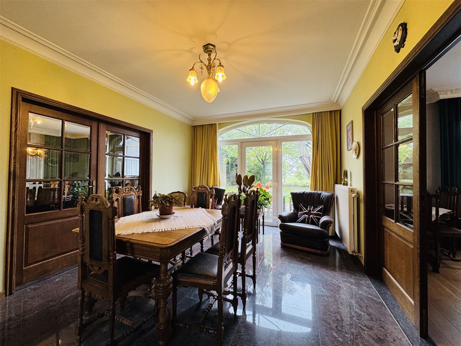 Hoeve met paardenaccomodatie.