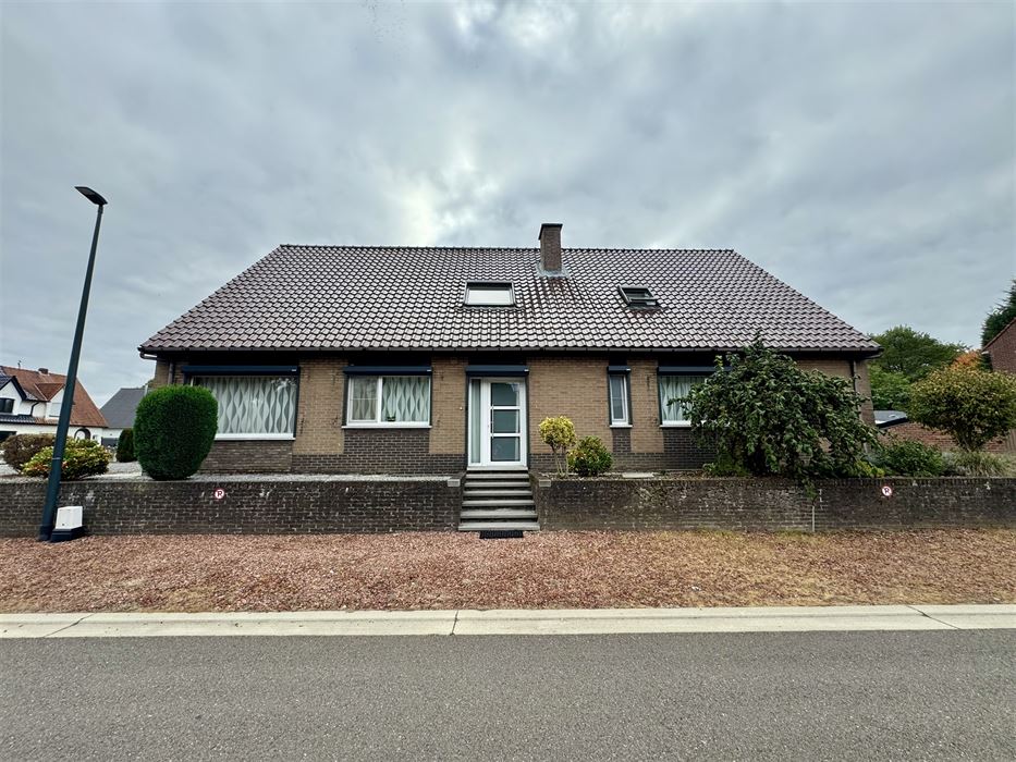 Vrijstaande woning die gebruikt kan worden als twee-woonst