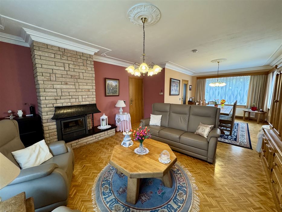 Vrijstaande woning die gebruikt kan worden als twee-woonst