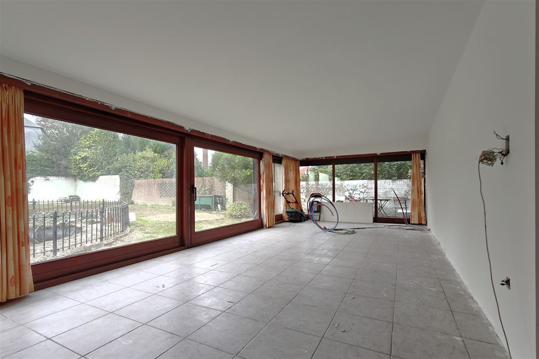 Statige woning op 9a15ca met 4 slpk. in verzorgde woonwijk te Kesselt