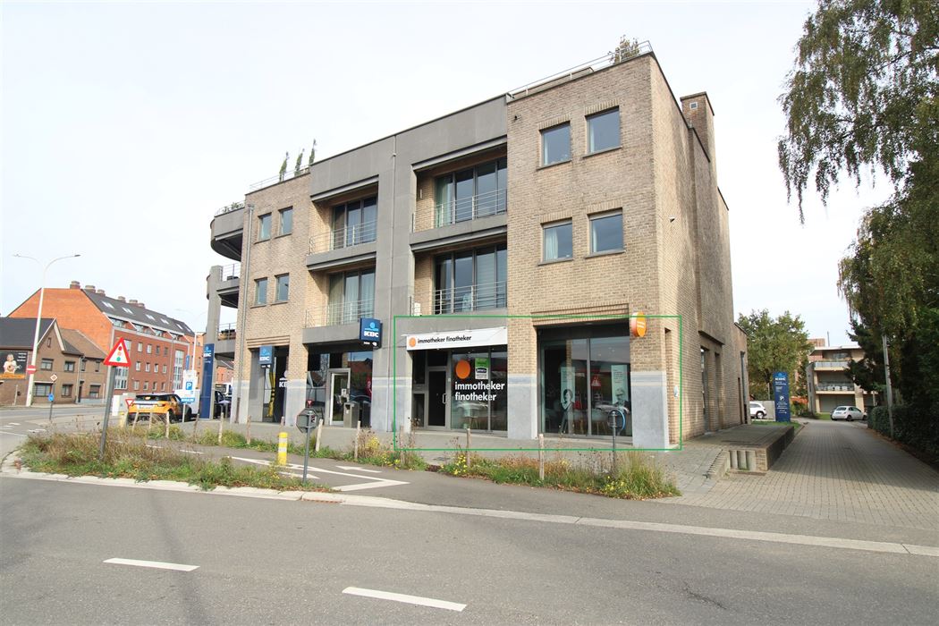 Investeringspand van ca. 70 m² met topzichtlocatie aan Hermanslaan (hoek Rijksweg), v