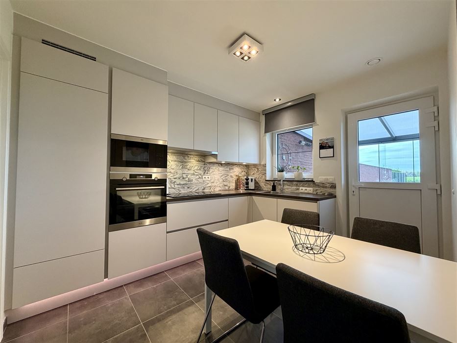 Hoogwaardig afgewerkte nieuwbouwwoning!