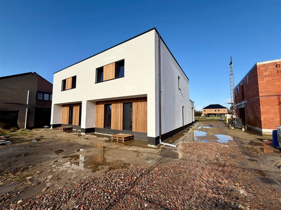 Casco nieuwbouwwoning, volledig naar eigen smaak en budget af te werken!