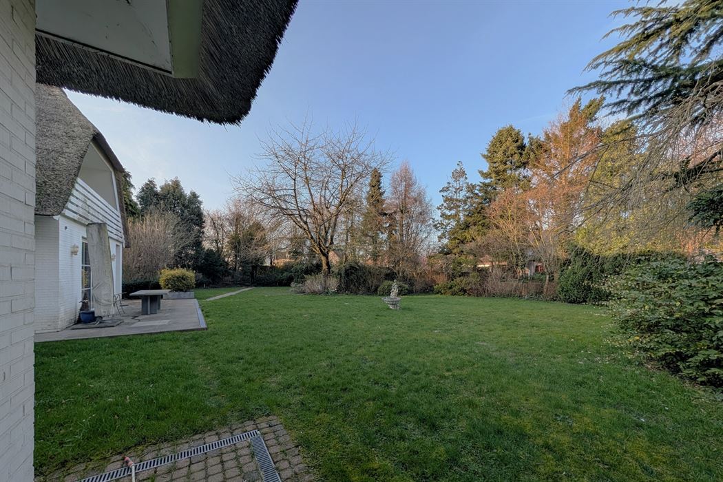 Verzorgde villa met 4 slpk. en veel privacy nabij de grens met Maastricht (NL)