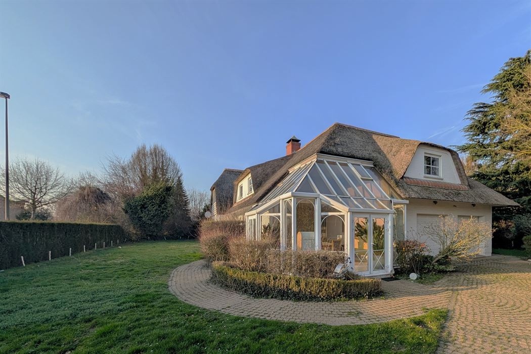 Verzorgde villa met 4 slpk. en veel privacy nabij de grens met Maastricht (NL)