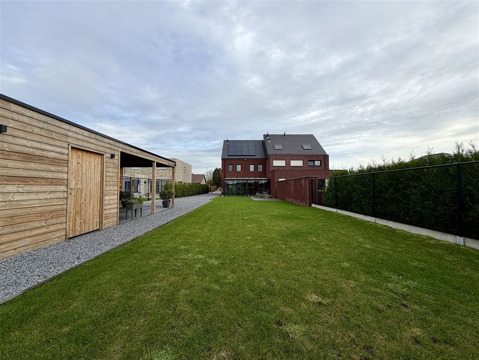 Hoogwaardig afgewerkte nieuwbouwwoning!