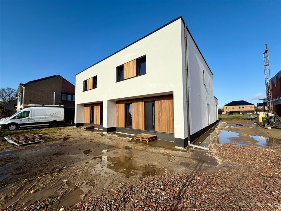Casco nieuwbouwwoning, volledig naar eigen smaak en budget af te werken!