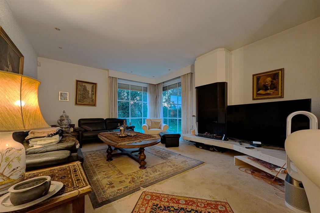Verzorgde villa met 4 slpk. en veel privacy nabij de grens met Maastricht (NL)