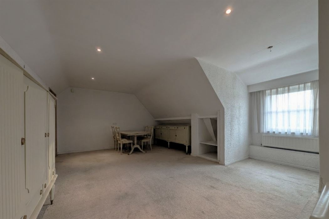 Verzorgde villa met 4 slpk. en veel privacy nabij de grens met Maastricht (NL)
