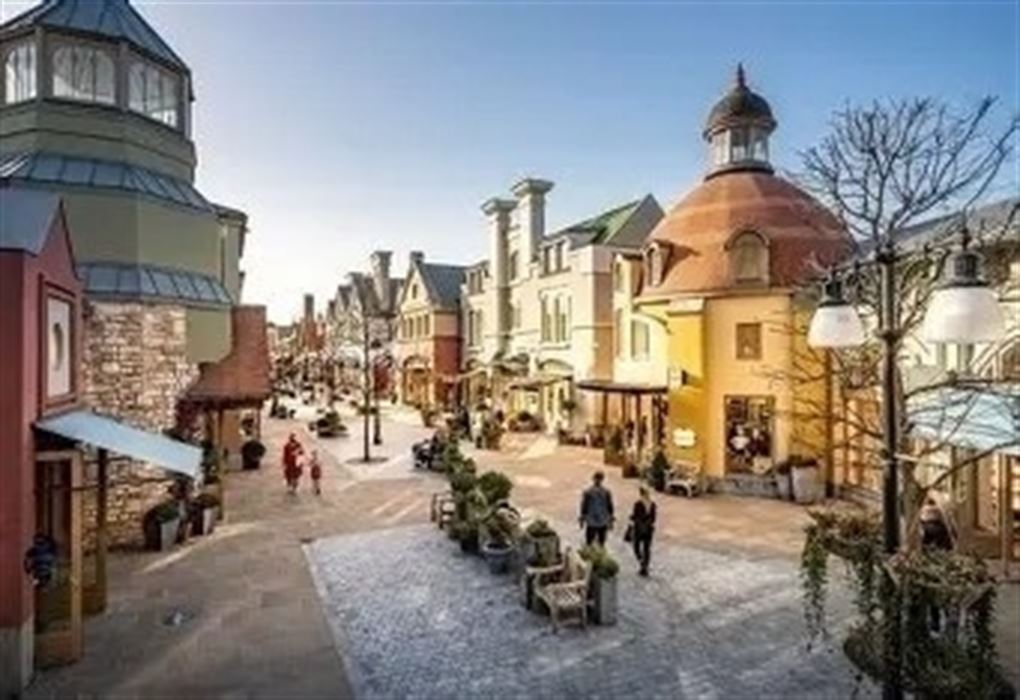Vrijstaande villa van 306 m² op 17a95ca, gelegen vlak bij Connecterra, de toegangspoort tot het Nationaal Park Hoge Kempen, en op wandelafstand van Maasmechelen Village!