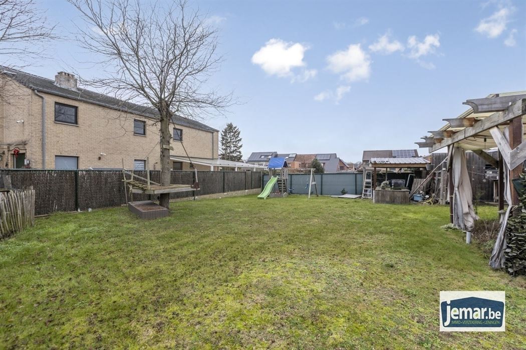 Ruime gezinswoning met 5 slaapkamers en omheinde tuin op toplocatie in Maasmechelen!