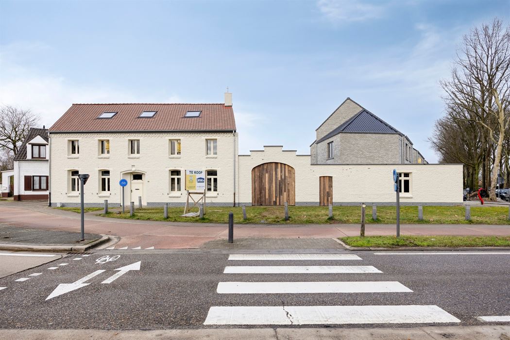 Gezinswoning met praktijkruimte!