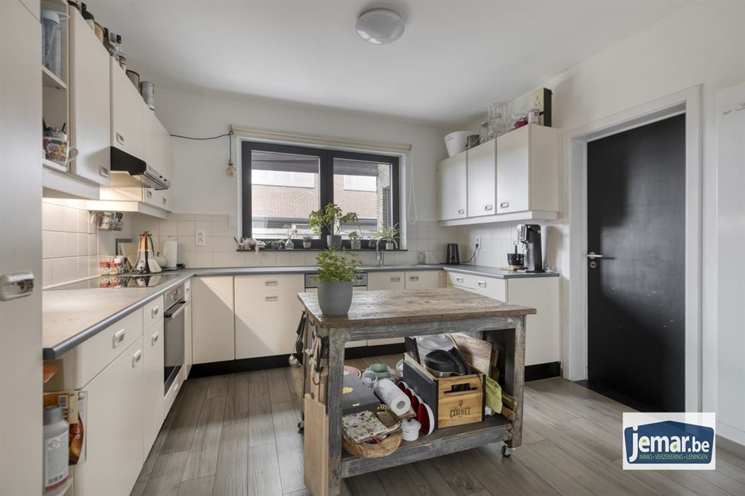 Ruime gezinswoning met 5 slaapkamers en omheinde tuin op toplocatie in Maasmechelen!