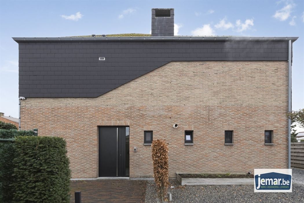 Ruime gezinswoning met 5 slaapkamers en omheinde tuin op toplocatie in Maasmechelen!