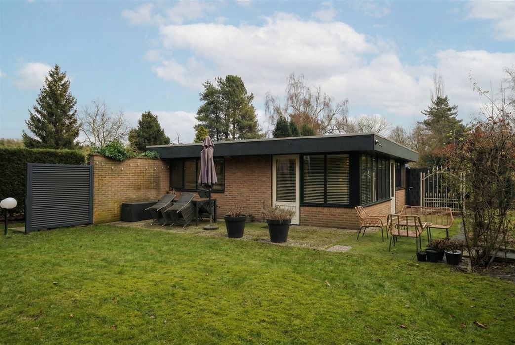 Instapklare gelijkvloerse vakantiewoning met twee slaapkamers, moderne keuken en een volledig afgesloten perceel op vakantiedomein Sonnevijver!