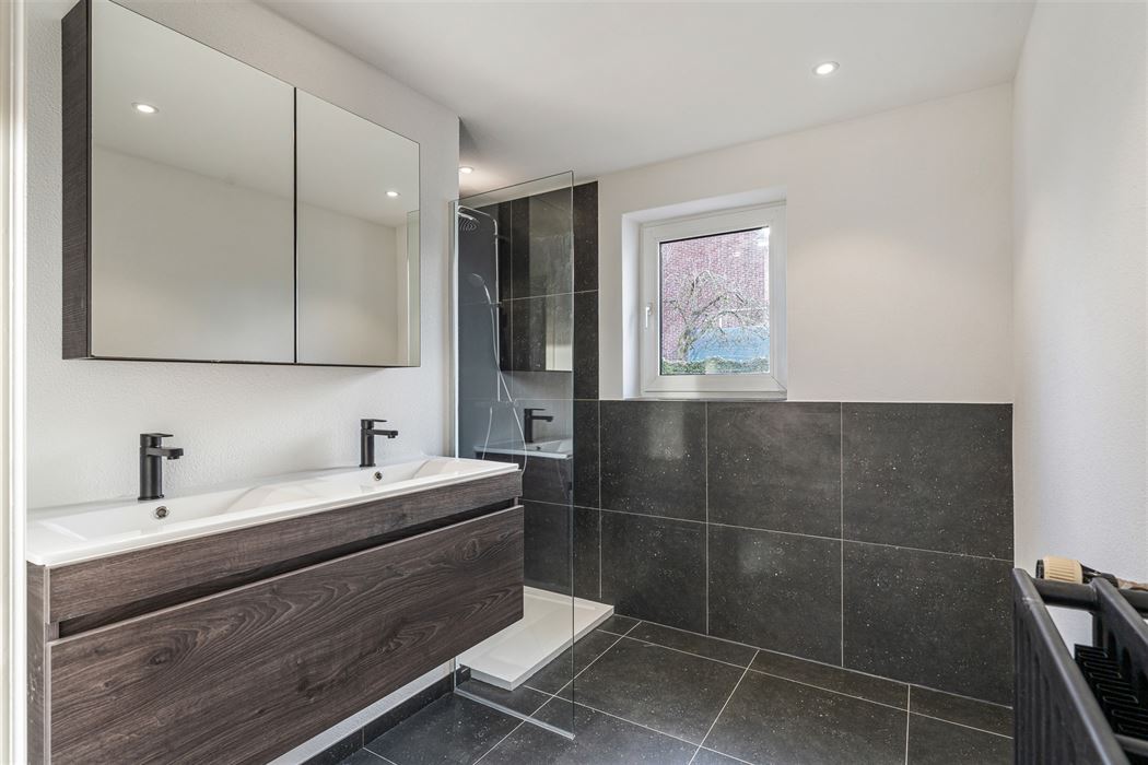 Gerenoveerde woning op 11a73ca nabij Domein Pietersheim en Lanaken centrum