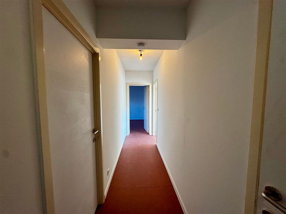 Opbrengsteigendom: handelspand met 2 appartementen