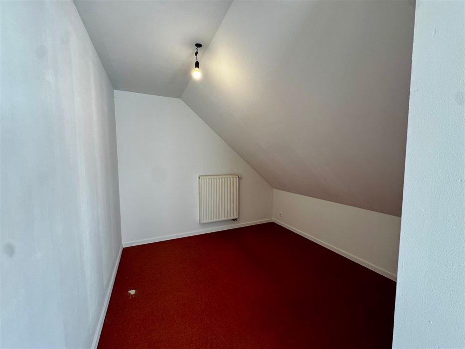 Opbrengsteigendom: handelspand met 2 appartementen