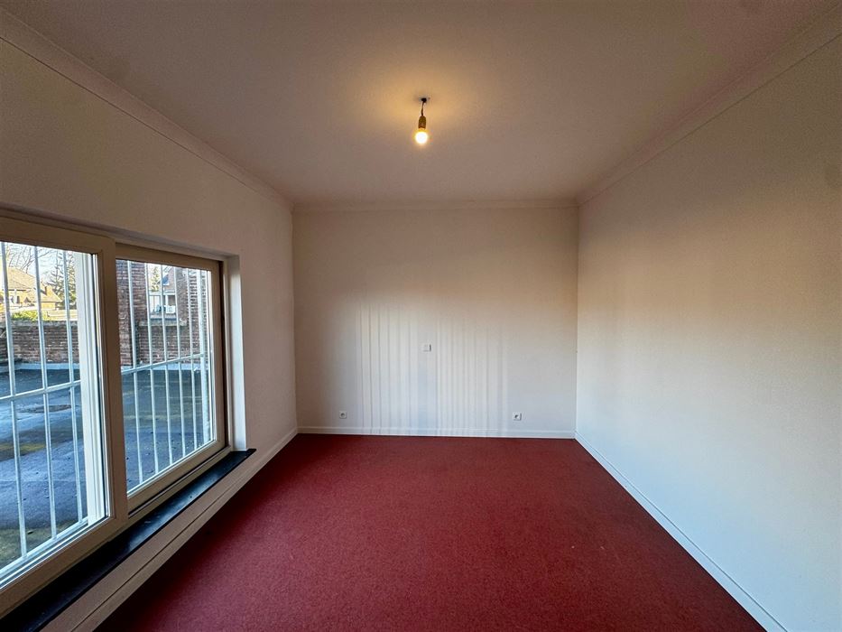 Opbrengsteigendom: handelspand met 2 appartementen