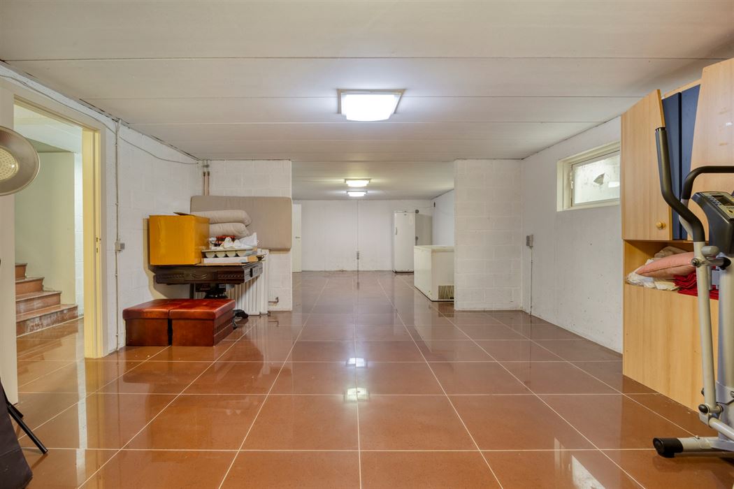 Energiezuinige en ruime villa (322m²) met 6 slaapkamers en 3 badkamers te Veldwezelt (Lanaken)