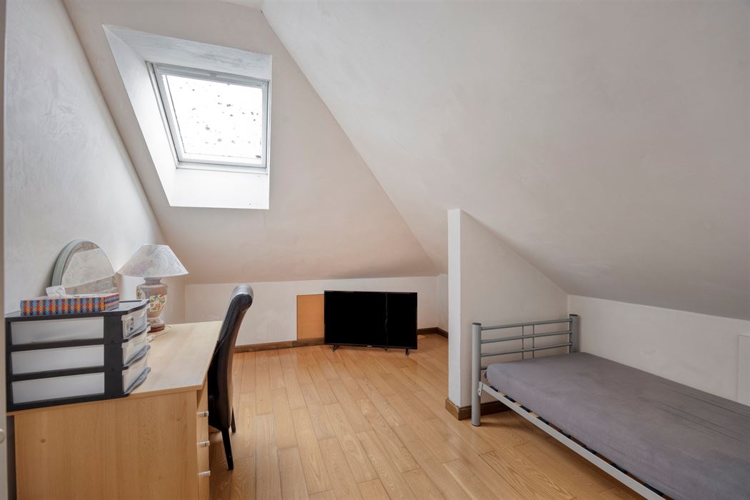 Energiezuinige en ruime villa (322m²) met 6 slaapkamers en 3 badkamers te Veldwezelt (Lanaken)