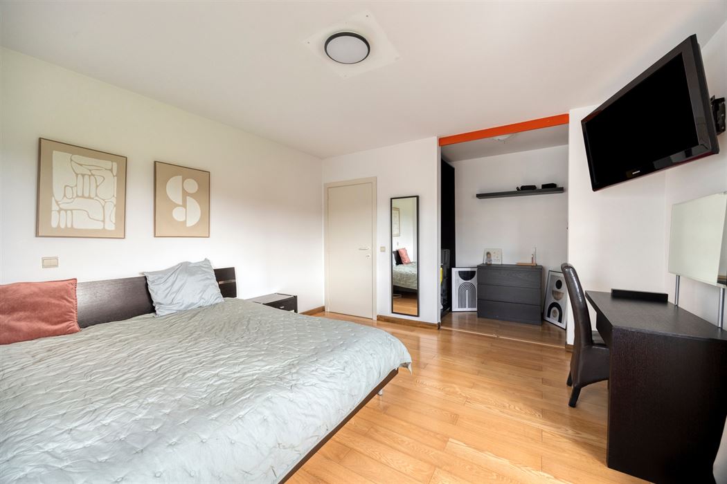 Energiezuinige en ruime villa (322m²) met 6 slaapkamers en 3 badkamers te Veldwezelt (Lanaken)
