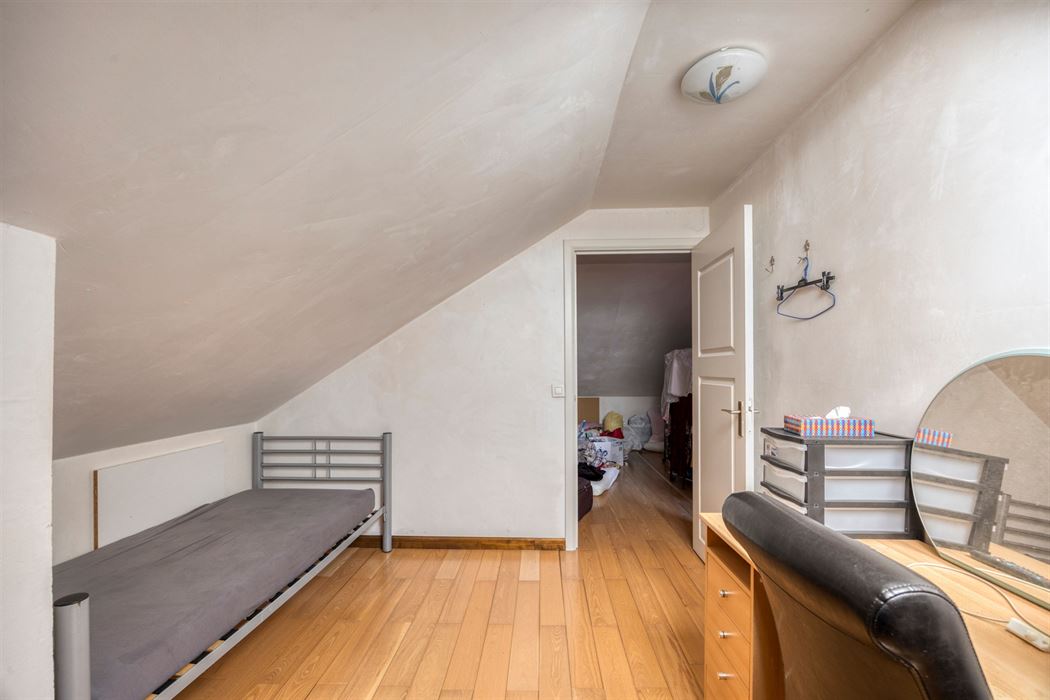Energiezuinige en ruime villa (322m²) met 6 slaapkamers en 3 badkamers te Veldwezelt (Lanaken)