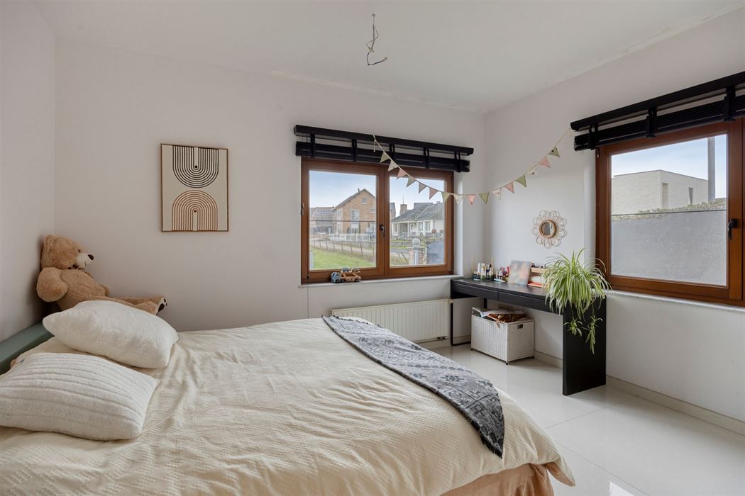Energiezuinige en ruime villa (322m²) met 6 slaapkamers en 3 badkamers te Veldwezelt (Lanaken)