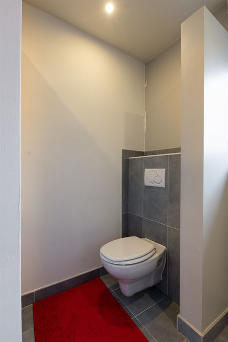 Ruime woning met maar liefst 4 slaapkamers én praktijkruimte in Maasmechelen!
