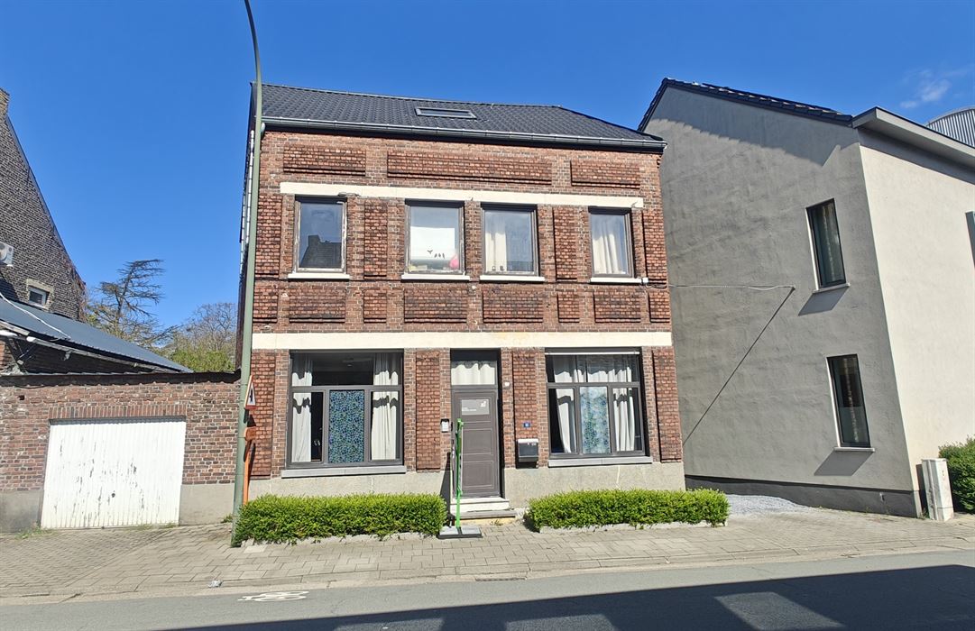 Instapklare halfopen woning met 3 (mogelijk 5) slaapkamers in Maasmechelen