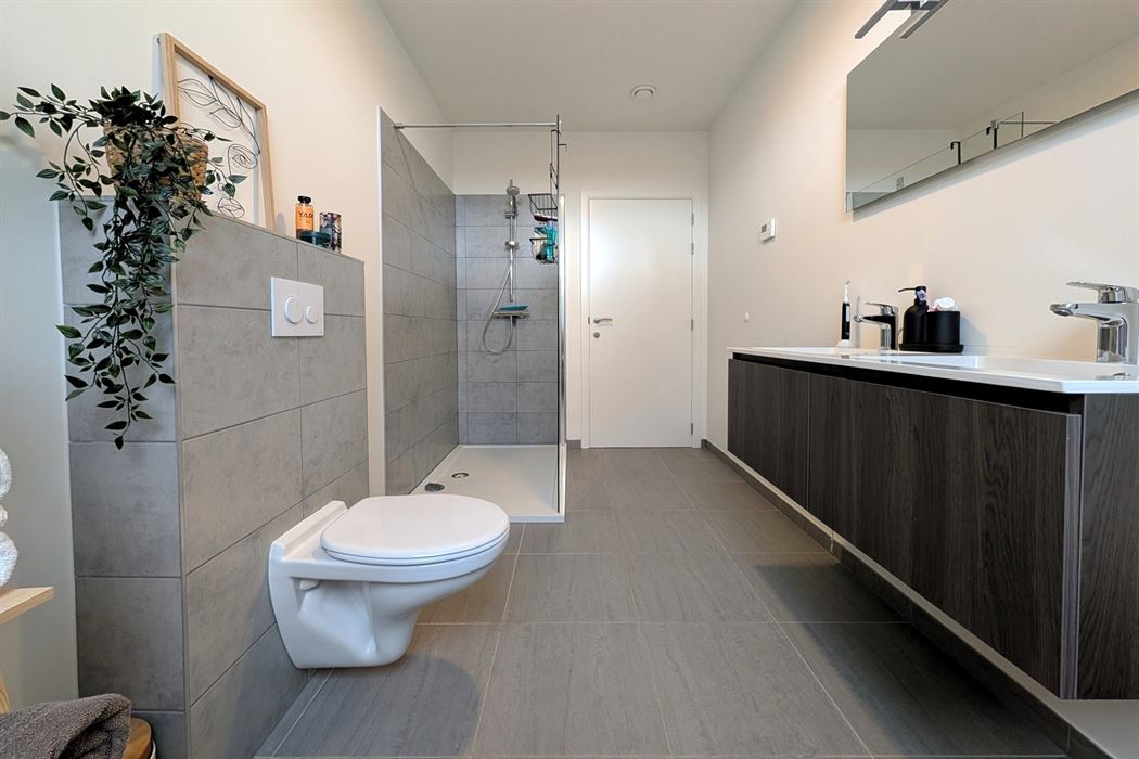 Energiezuinige en recente woning (143m²) met 3 slaapkamers te Veldwezelt (Lanaken) en nabij Maastricht (NL)
