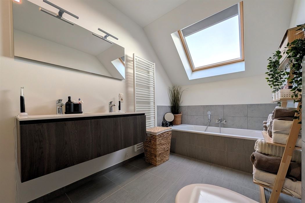 Energiezuinige en recente woning (143m²) met 3 slaapkamers te Veldwezelt (Lanaken) en nabij Maastricht (NL)