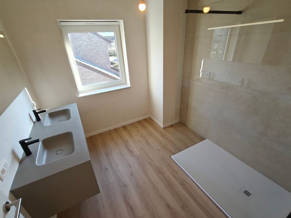 Nieuwbouwwoning met 3 slaapkamers en tuin