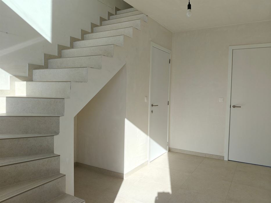 Nieuwbouwwoning met 3 slaapkamers en tuin