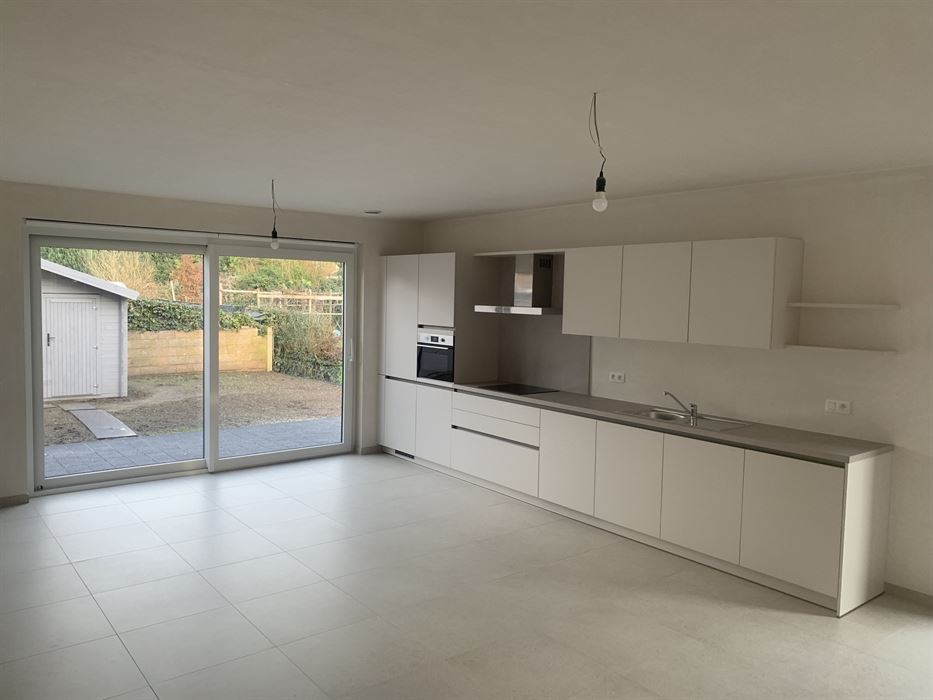 Nieuwbouwwoning met 3 slaapkamers en tuin