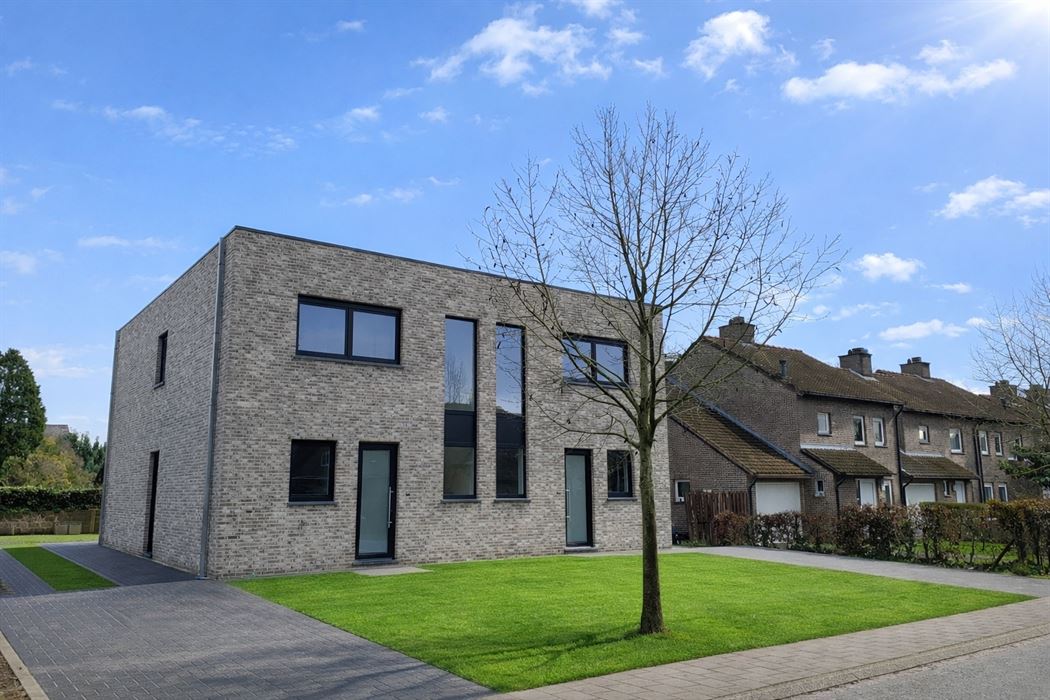 Nieuwbouwwoning met 3 slaapkamers en tuin