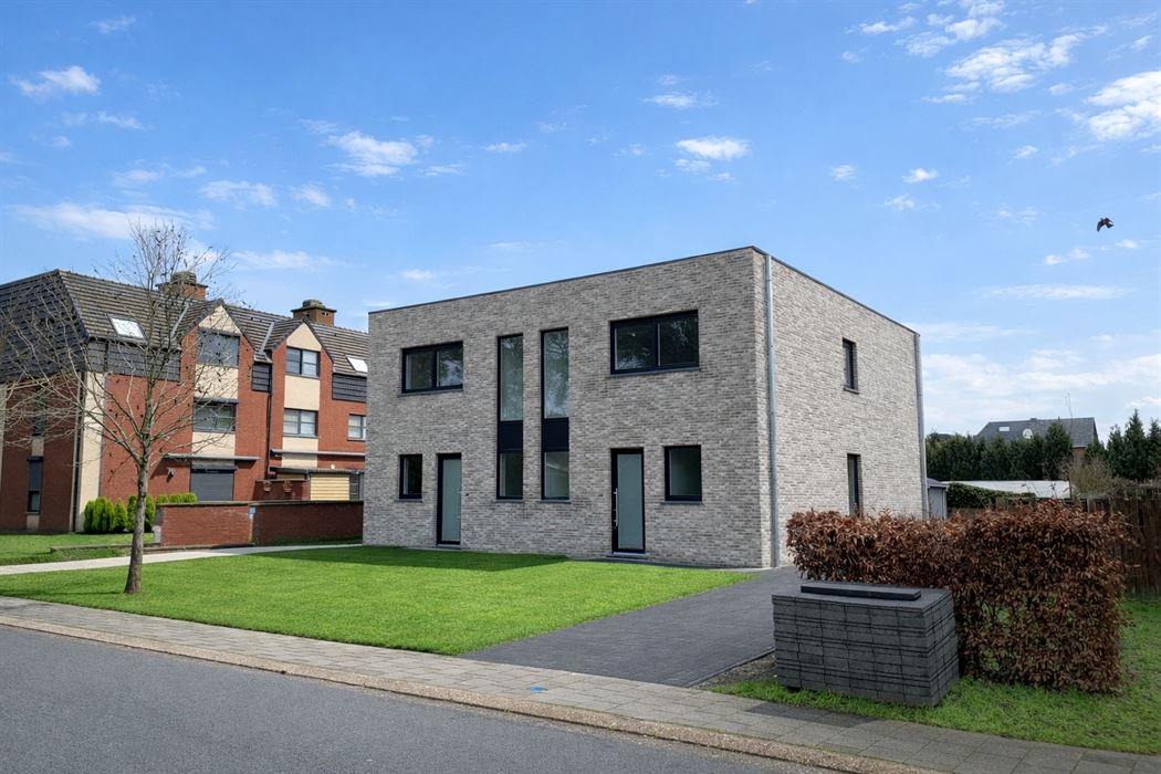 Nieuwbouwwoning met 3 slaapkamers en tuin