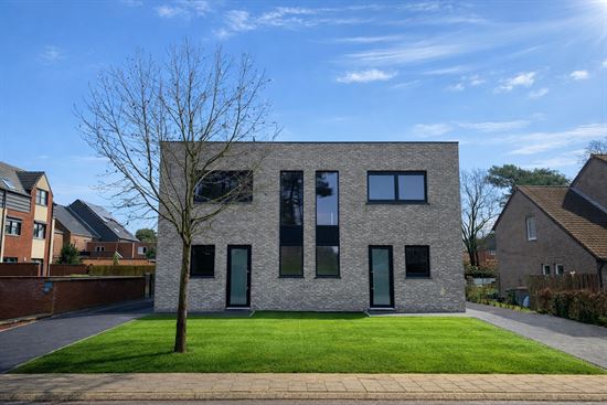 Nieuwbouwwoning met 3 slaapkamers en tuin