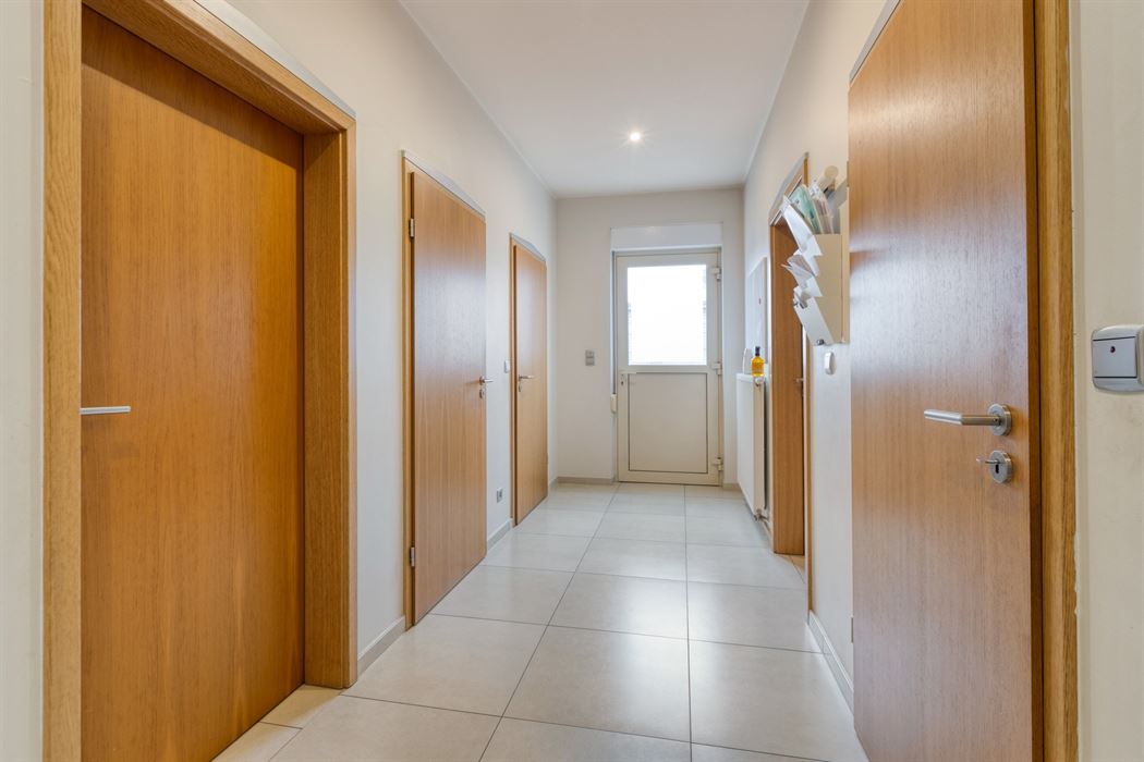 Ruime woning met maar liefst 4 slaapkamers én praktijkruimte in Maasmechelen!