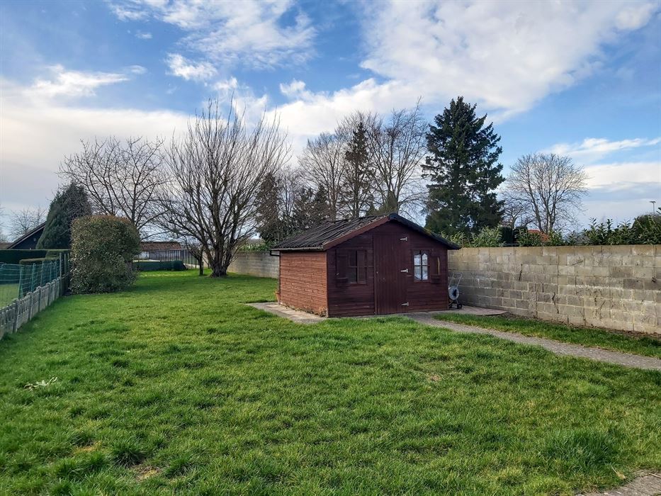 Gezinswoning met 3 slaapkamers, ruime zolder en een uitzonderlijk perceel van 1.418 m² in het rustige Uikhoven/Maasmechelen!