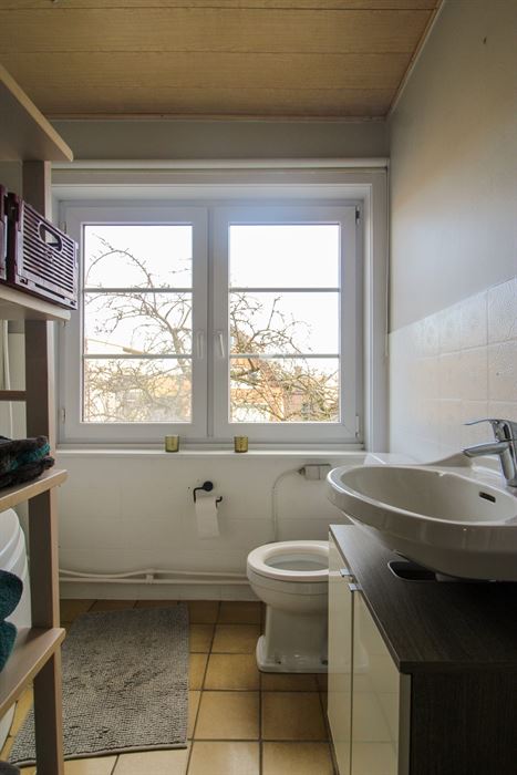 Gezinswoning met 3 slaapkamers, ruime zolder en een uitzonderlijk perceel van 1.418 m² in het rustige Uikhoven/Maasmechelen!