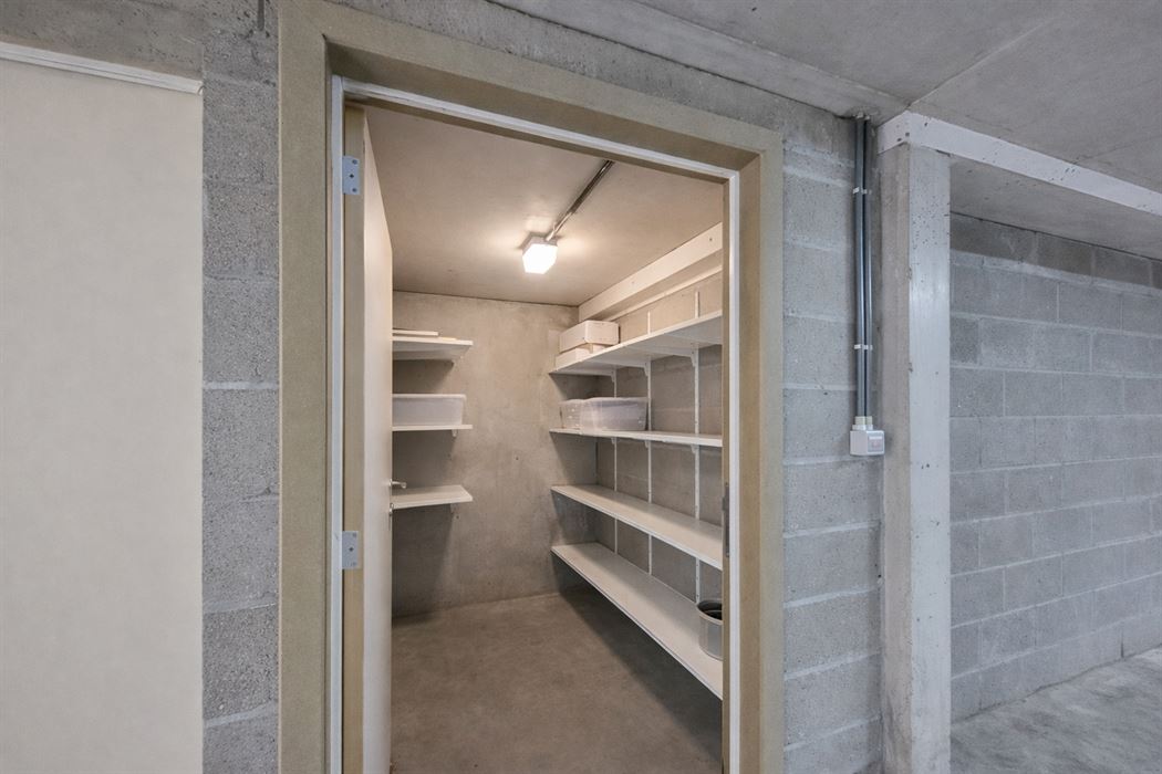 Instapklaar duplex appartement met terras en ondergrondse garage op steenworp van Hasselt centrum