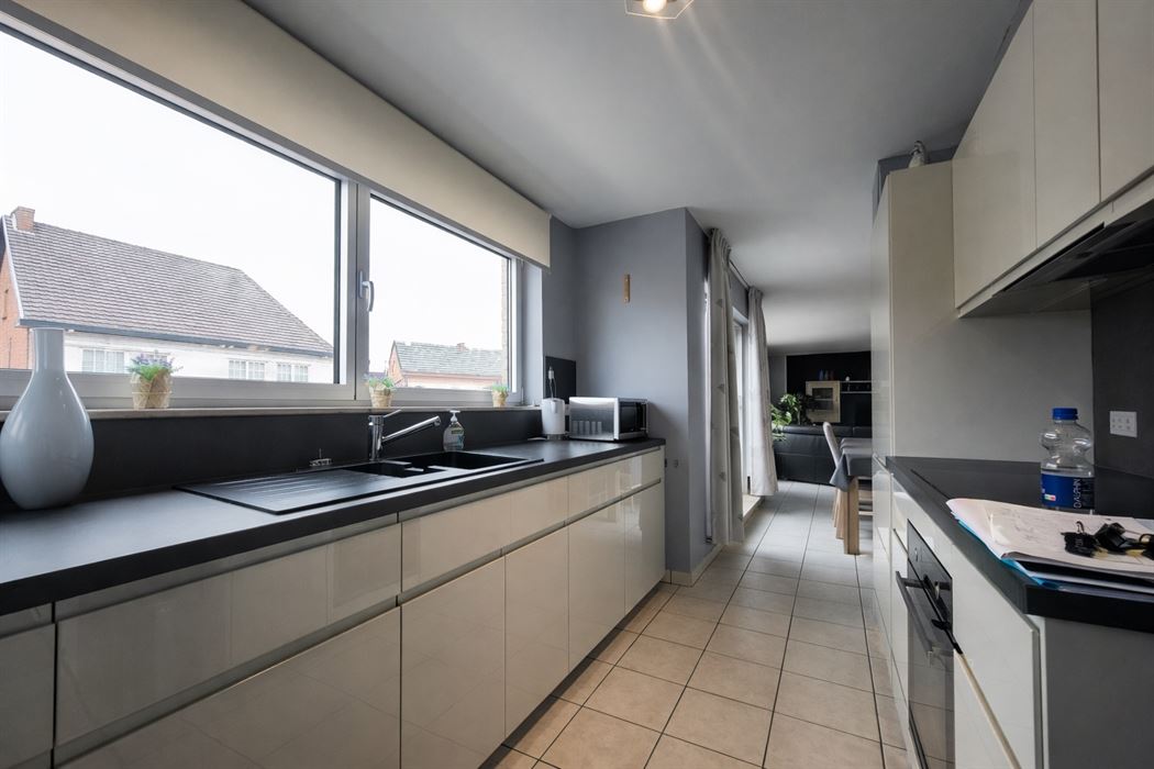 Instapklaar duplex appartement met terras en ondergrondse garage op steenworp van Hasselt centrum