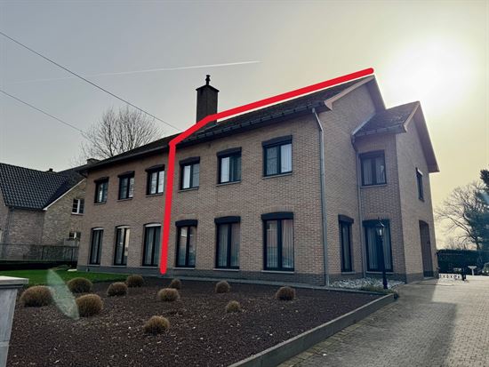 Halfopen bebouwing in rustige straat te As