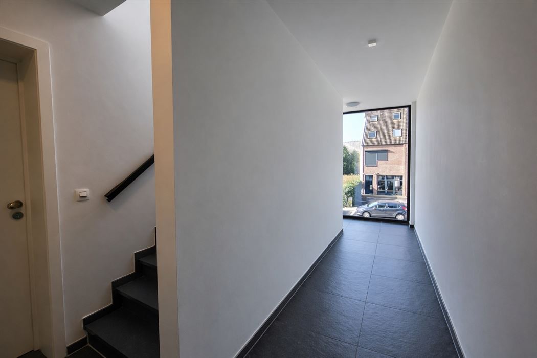Prachtig luxueus appartement met terras, ondergrondse garage en hoogwaardige technieken op topligging nabij het centrum van Genk