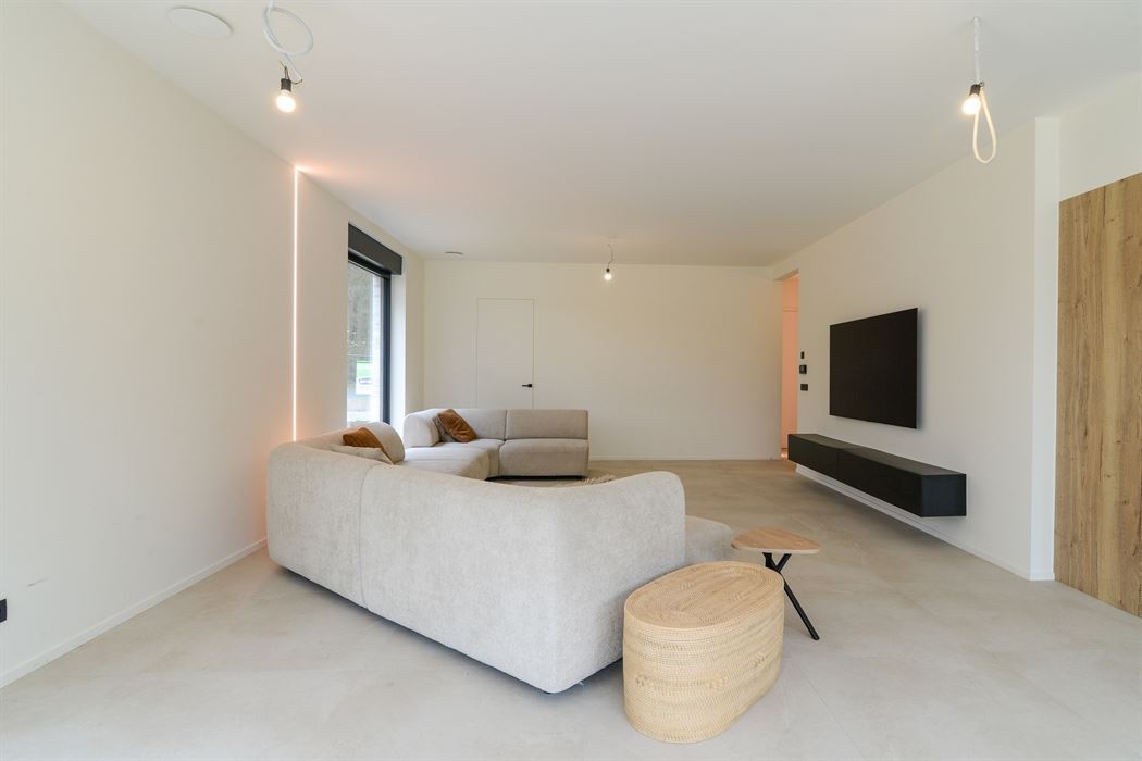Stijlvolle en instapklare vrijstaande woning op een doodlopende straat